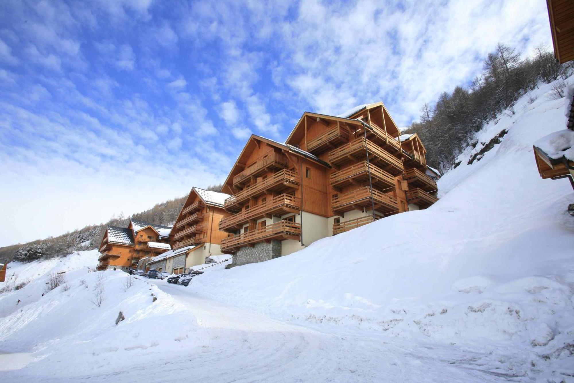 Residence Odalys Le Hameau Et Les Chalets De La Vallee D'Or Valloire Exteriér fotografie