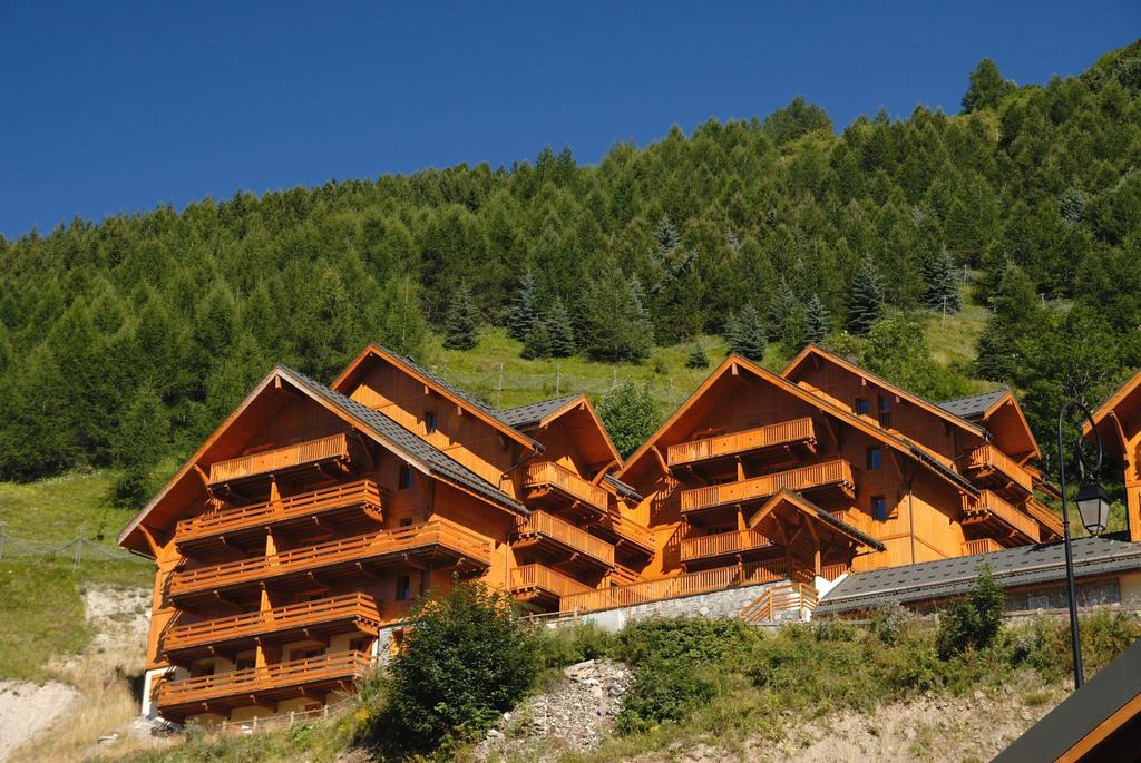 Residence Odalys Le Hameau Et Les Chalets De La Vallee D'Or Valloire Exteriér fotografie