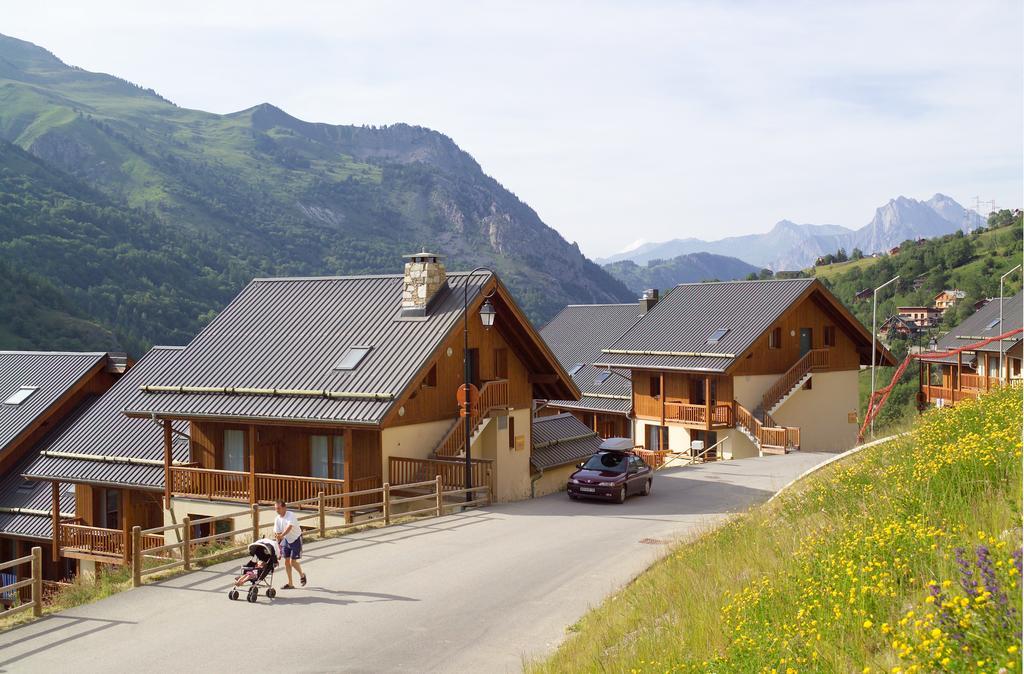 Residence Odalys Le Hameau Et Les Chalets De La Vallee D'Or Valloire Exteriér fotografie